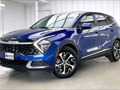 Used 2023 Kia Sportage EX FWD image 2