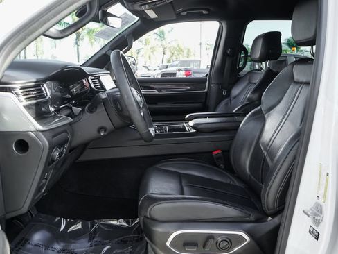 Used 2022 Jeep Wagoneer Series III w/ Rear Seat Video Group 1 AWD/4WD image 20