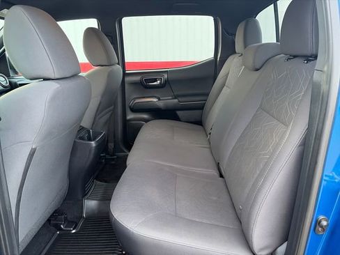 Used 2017 Toyota Tacoma TRD Off-Road w/ Tow Package (A/T) image 36