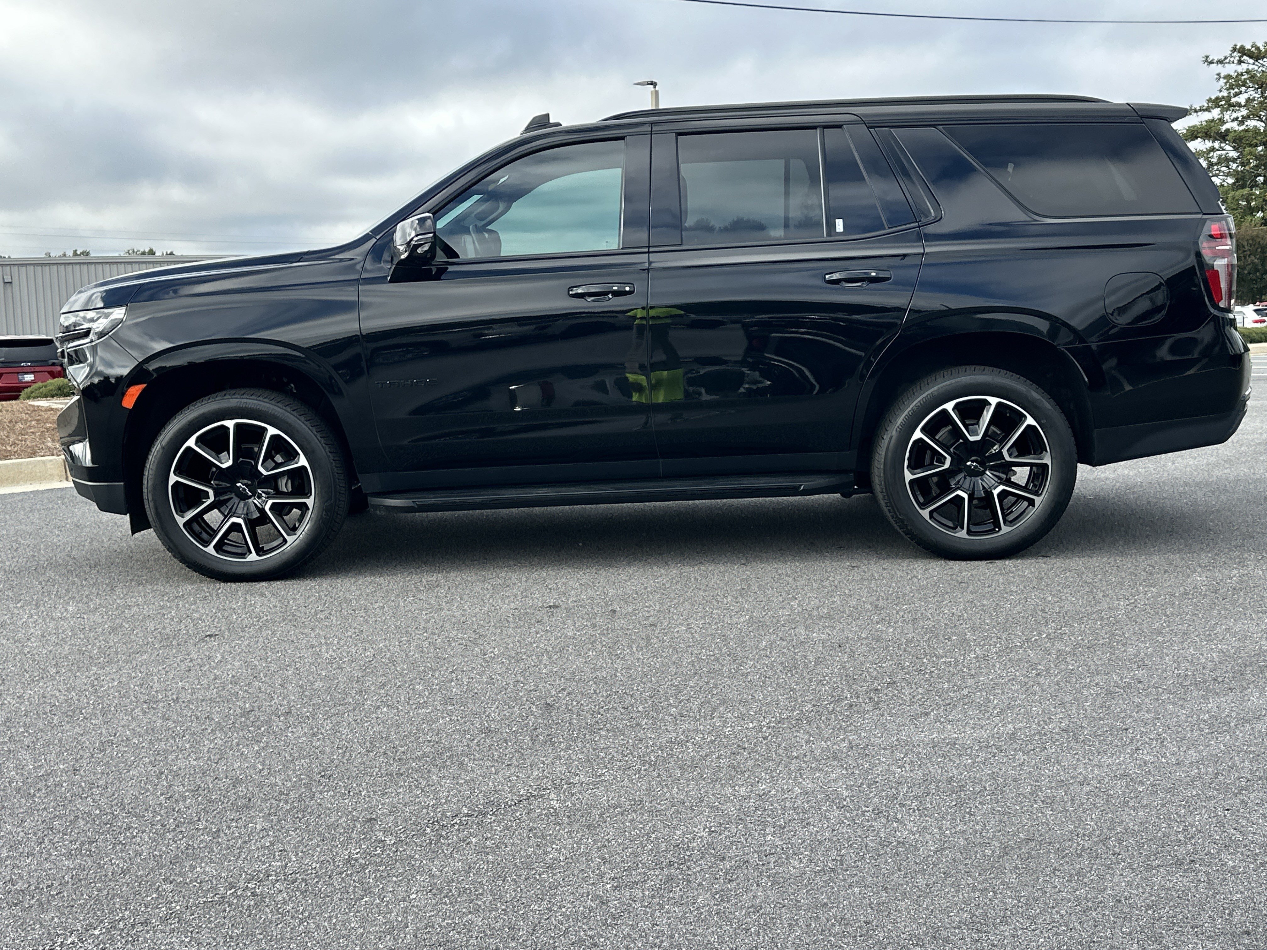 Used 2024 Chevrolet Tahoe RST w/ Luxury Package RWD image 10