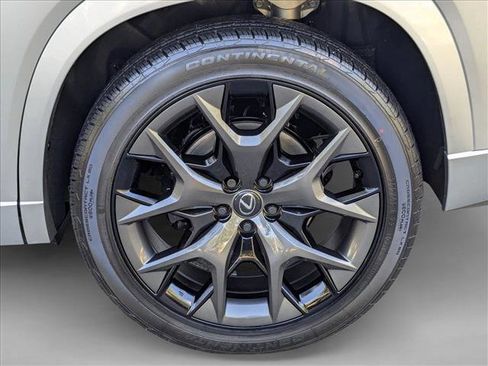 Used 2025 Lexus TX 500h AWD w/ Technology Package image 9