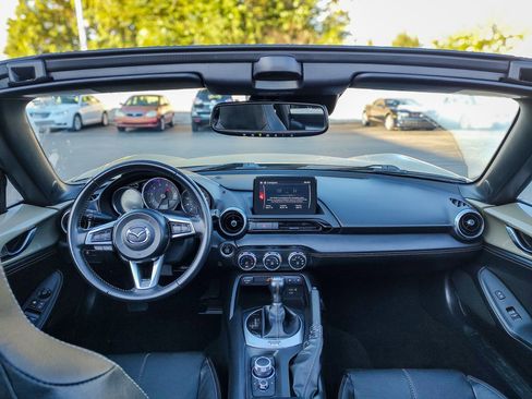 Used 2023 MAZDA MX-5 Miata Grand Touring w/ Weather Package image 36