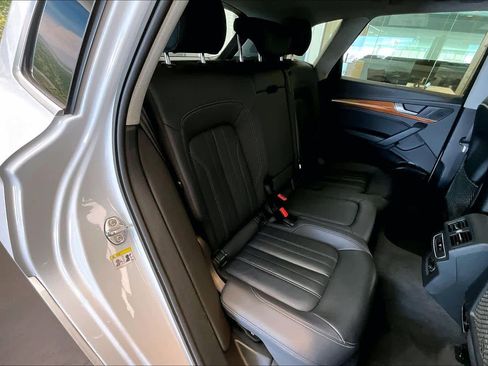 Certified 2023 Audi Q5 2.0T Premium Plus w/ Premium Plus Package image 19