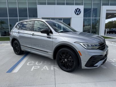 Certified 2022 Volkswagen Tiguan SE R-Line
