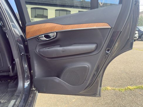 Certified 2022 Volvo XC90 T6 Momentum w/ Advanced Package image 26