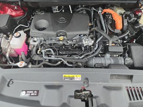 Used 2025 Toyota Highlander XLE image 34