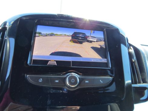 Used 2022 Chevrolet Traverse LT FWD image 21