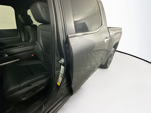 Used 2025 Toyota Tundra Limited AWD/4WD image 12