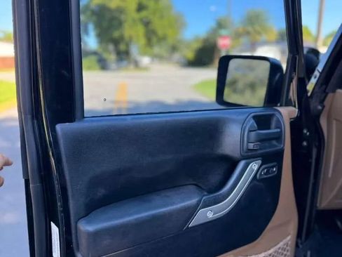 Used 2012 Jeep Wrangler Unlimited Sahara w/ Connectivity Group image 8