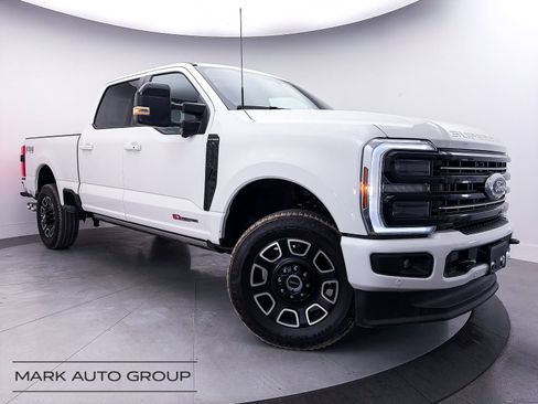 Used 2025 Ford F350 Platinum AWD/4WD image 1