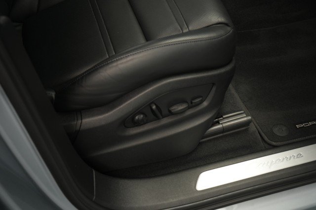 Used 2023 Porsche Cayenne AWD/4WD image 55