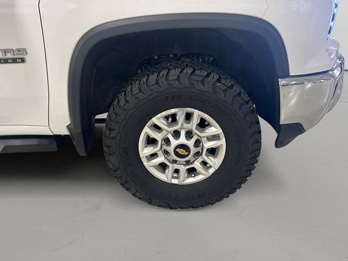 Used 2025 Chevrolet Silverado 2500 LT w/ Texas Edition AWD/4WD image 10