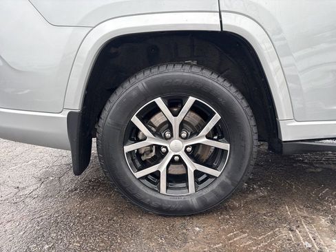 Used 2021 Jeep Grand Cherokee L Overland w/ Advanced Protech Group III image 32