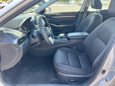 Used 2021 Nissan Altima 2.5 SV FWD image 25
