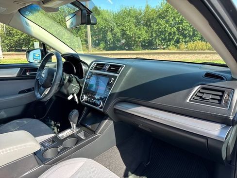Used 2019 Subaru Outback 2.5i Premium AWD/4WD image 29