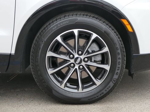 Certified 2024 Cadillac XT4 Sport FWD image 11