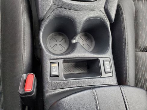 Used 2018 Nissan Rogue SV image 19