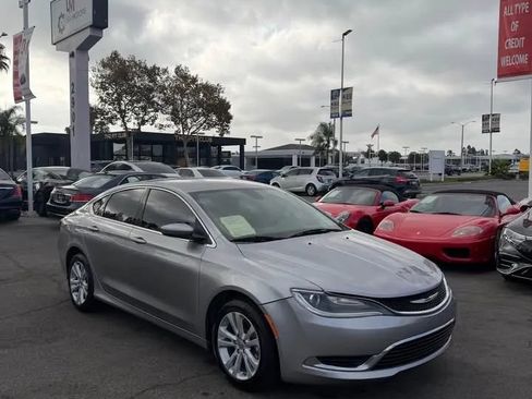 Used 2015 Chrysler 200 Limited w/ Convenience Group FWD image 3