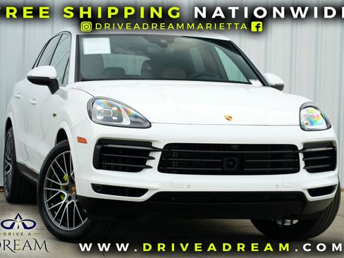 Used 2023 Porsche Cayenne Platinum Edition image 2