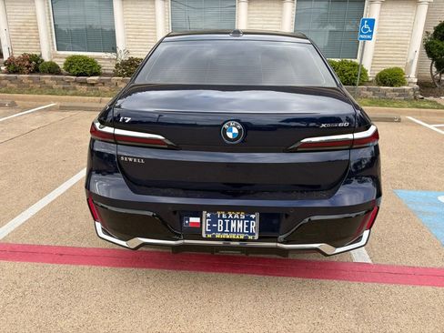 Used 2023 BMW i7 xDrive60 image 13