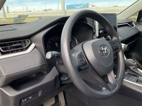 Used 2025 Toyota RAV4 XLE image 10