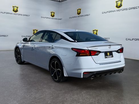 Used 2023 Nissan Altima 2.5 SR w/ SR Premium Package FWD image 3