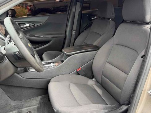 Used 2022 Chevrolet Malibu LT FWD image 17