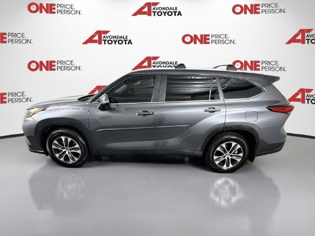 Used 2023 Toyota Highlander XLE FWD image 4