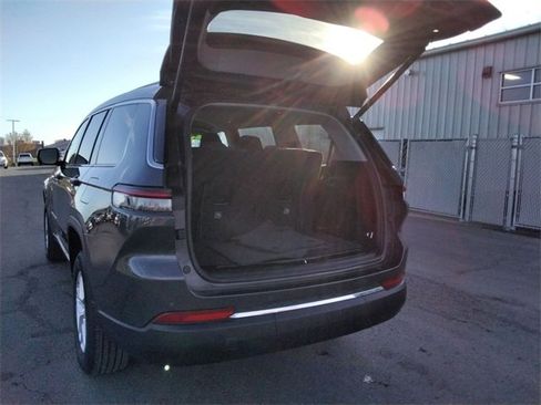 Used 2023 Jeep Grand Cherokee L Laredo w/ Luxury Tech Group I image 12
