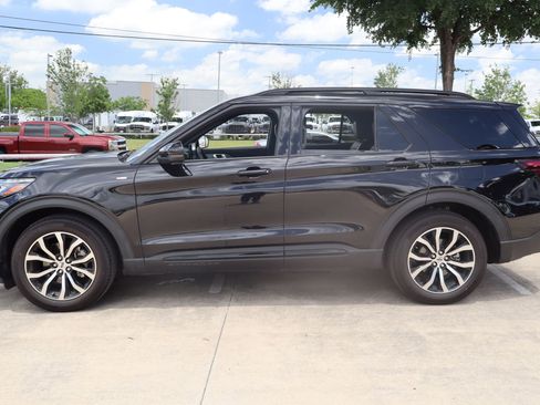 Certified 2026 Ford Explorer ST-Line RWD image 7