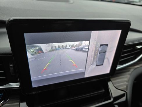 Used 2022 Ford Explorer Limited w/ Equipment Group 301A image 38