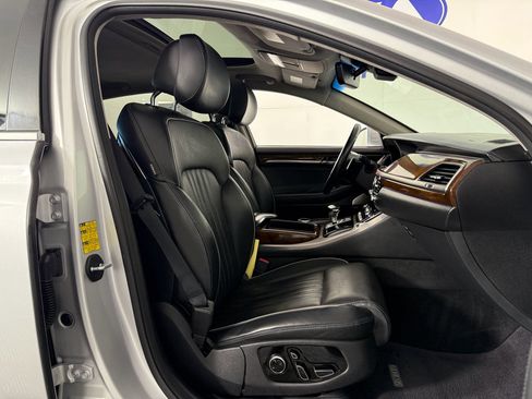 Used 2019 Genesis G90 3.3T Premium image 12