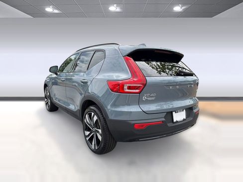 Certified 2023 Volvo XC40 B5 Plus w/ Climate Package AWD/4WD image 3