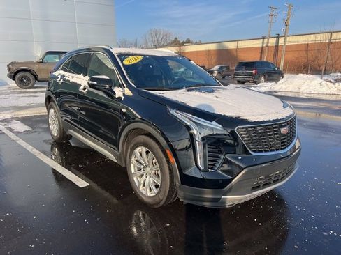 Used 2021 Cadillac XT4 Premium Luxury w/ Cold Weather Package image 3