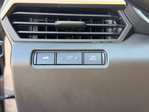 Used 2025 Nissan Altima 2.5 SV FWD image 23