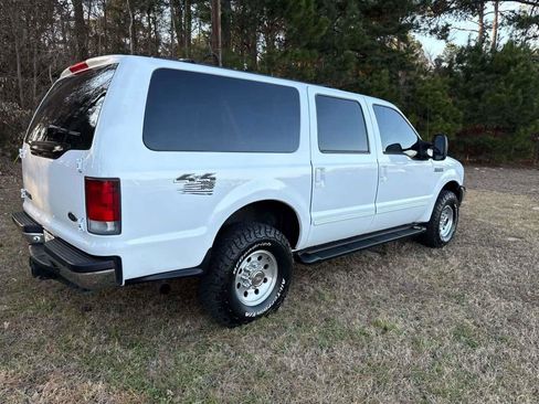 Used 2000 Ford Excursion XLT image 3