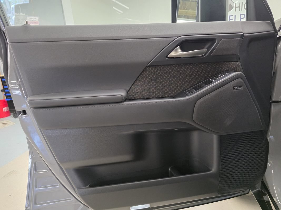 Used 2024 Lexus GX 550 w/ Cold Area Package AWD/4WD image 18