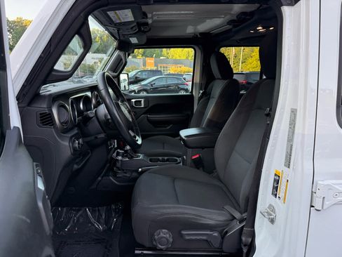 Used 2021 Jeep Wrangler Unlimited Sport AWD/4WD image 12