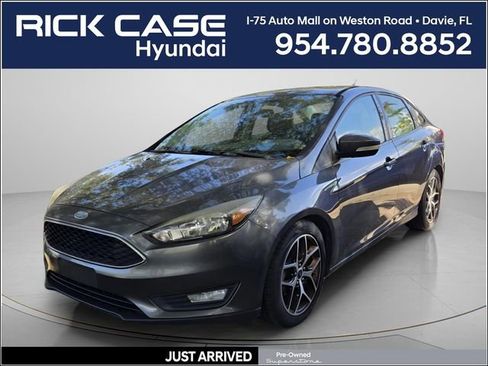 Used 2018 Ford Focus SEL FWD image 1