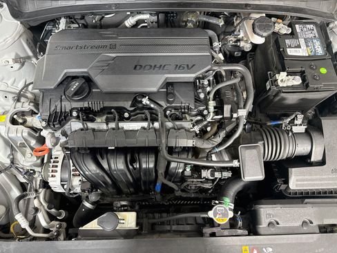Used 2022 Hyundai Elantra SEL w/ Convenience Package FWD image 39