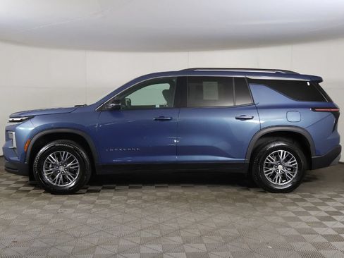 Used 2025 Chevrolet Traverse LT AWD/4WD image 18