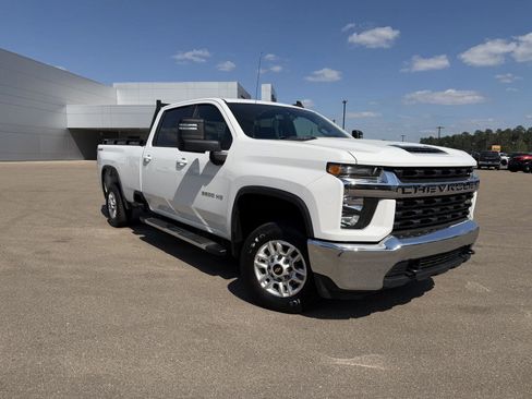 Used 2020 Chevrolet Silverado 2500 LT AWD/4WD image 3