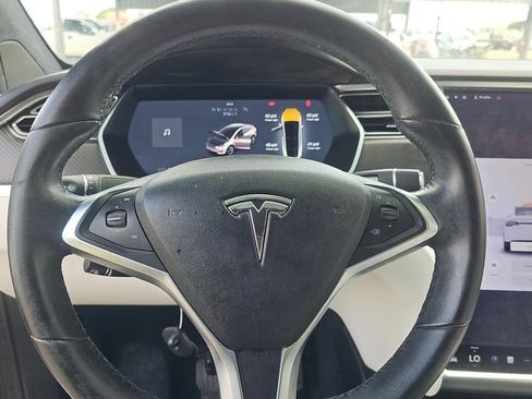 Used 2017 Tesla Model X 75D AWD/4WD image 5