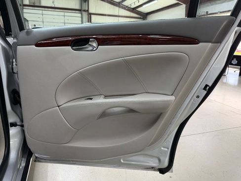 Used 2009 Buick Lucerne CXL w/ Driver Confidence Package FWD image 14