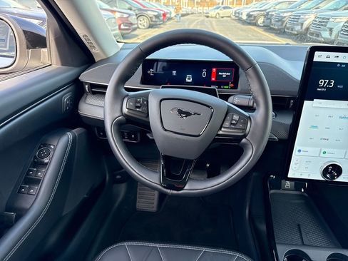 Used 2025 Ford Mustang Mach-E Select w/ Comfort Package Lite image 17