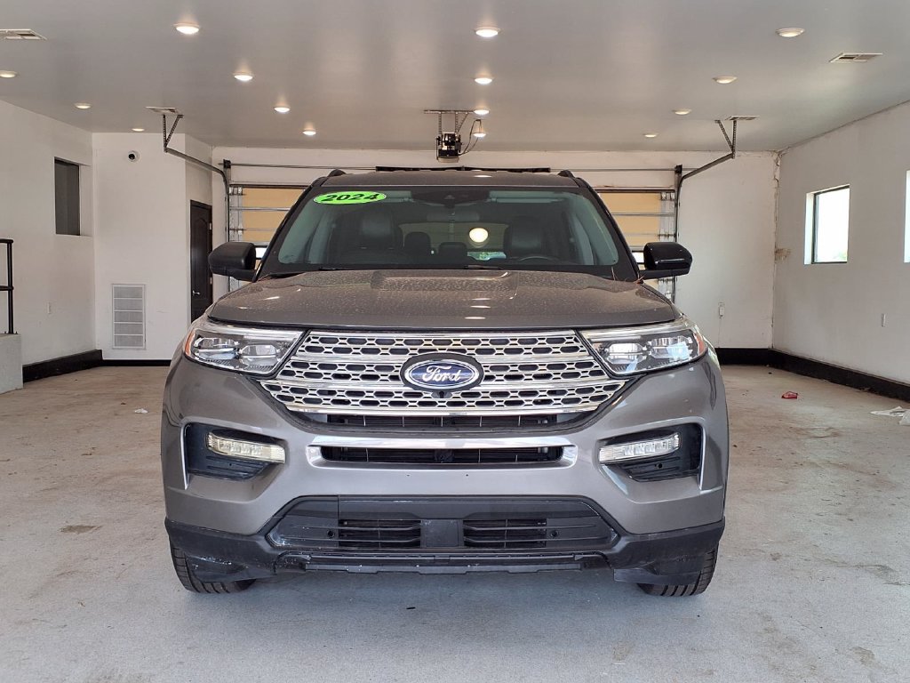 Used 2024 Ford Explorer XLT w/ Equipment Group 202A RWD image 21