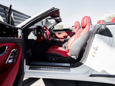 Used 2023 Bentley Continental GT Azure image 27