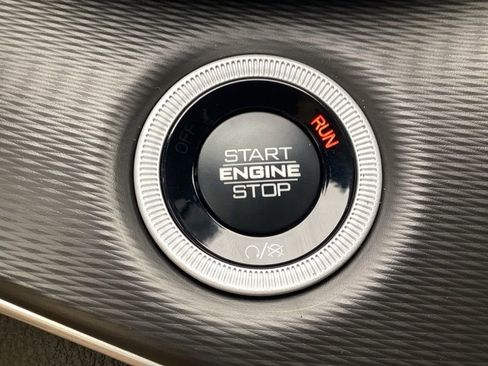 New 2025 Jeep Grand Cherokee L Altitude AWD/4WD image 40