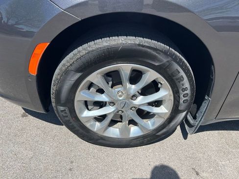 Used 2021 Chrysler Pacifica Touring-L w/ Premium & Safety Sphere Group AWD/4WD image 13