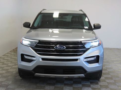 Used 2023 Ford Explorer XLT w/ Equipment Group 202A RWD image 2